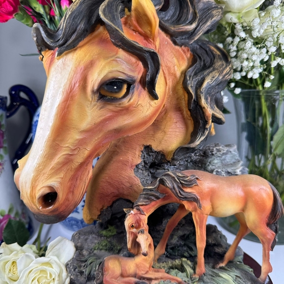 This is a spectacular piece. Part of the Goldenvale Collection. Heavy. Resi - Picture 15 of 15